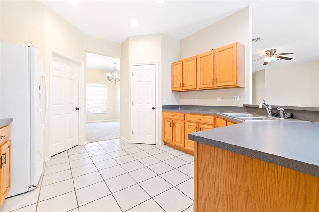 For Rent: $2,320 (4 beds, 2 baths, 2348 Square Feet)