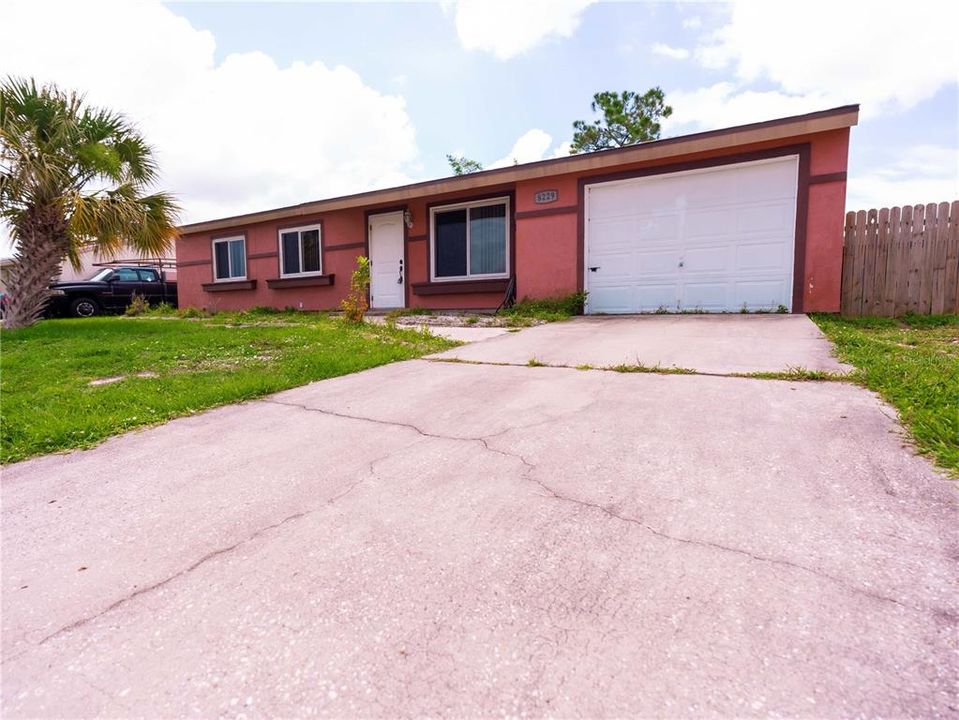 Active With Contract: $240,000 (3 beds, 2 baths, 1176 Square Feet)