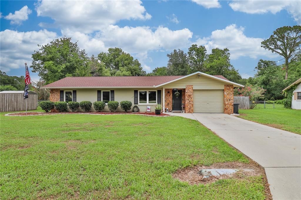 Active With Contract: $259,900 (3 beds, 2 baths, 1300 Square Feet)