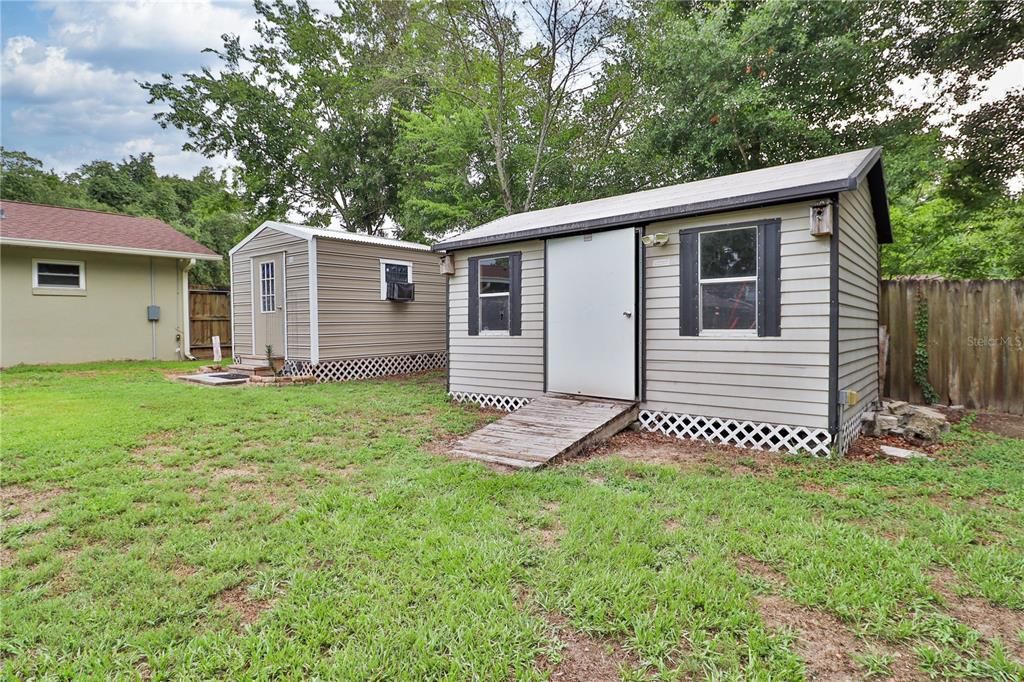 Active With Contract: $259,900 (3 beds, 2 baths, 1300 Square Feet)