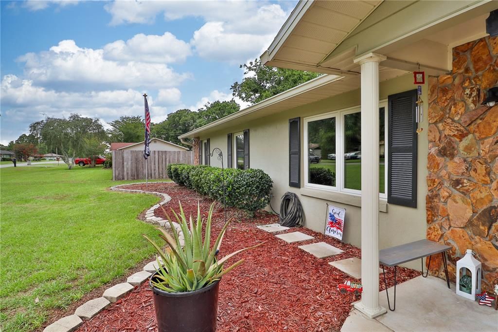 Active With Contract: $259,900 (3 beds, 2 baths, 1300 Square Feet)