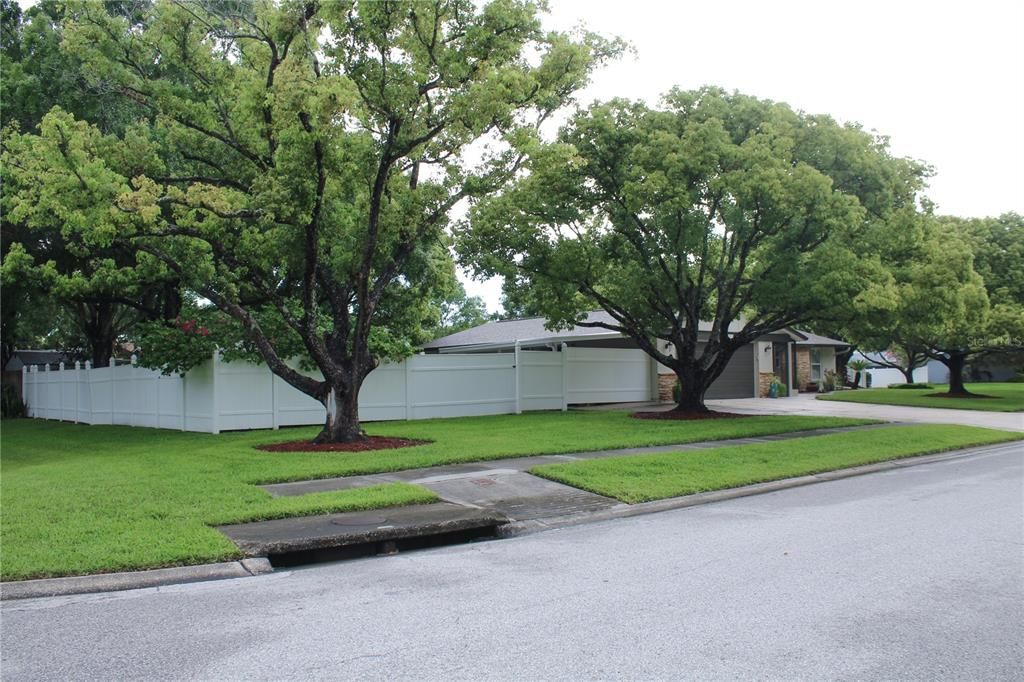 For Sale: $580,000 (4 beds, 2 baths, 1938 Square Feet)