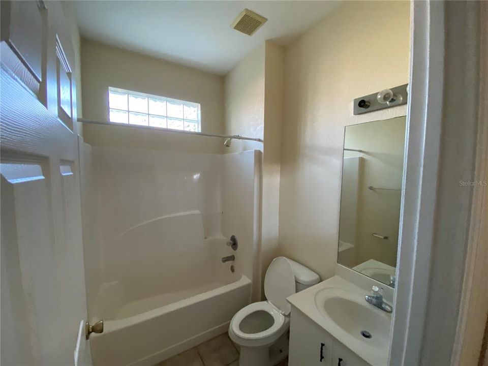 For Sale: $160,000 (2 beds, 2 baths, 812 Square Feet)
