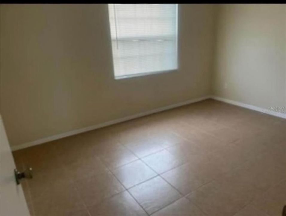 For Rent: $2,200 (2 beds, 1 baths, 850 Square Feet)