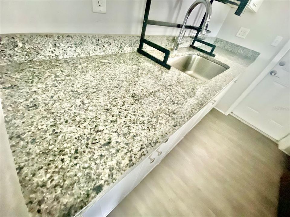 LUXURY GRANITE COUNTERTOPS