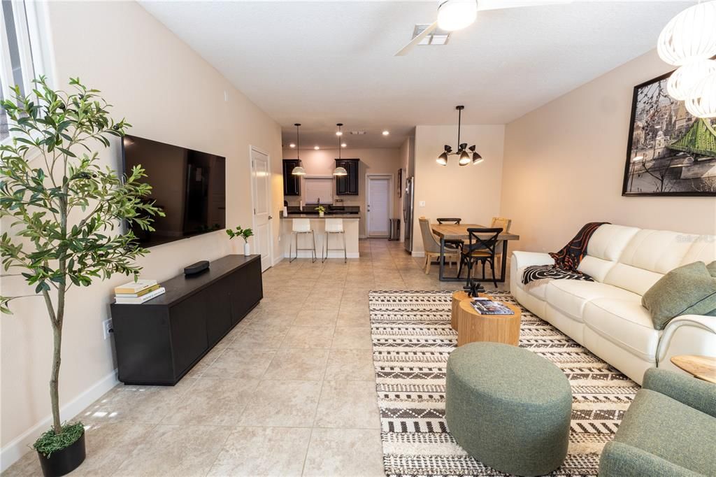 Active With Contract: $2,150 (2 beds, 2 baths, 1394 Square Feet)