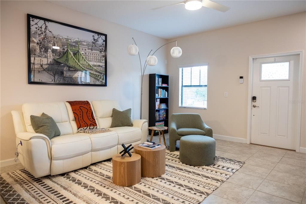 Active With Contract: $2,150 (2 beds, 2 baths, 1394 Square Feet)