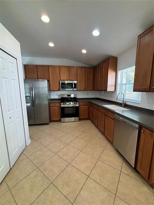 For Sale: $339,900 (3 beds, 2 baths, 1502 Square Feet)