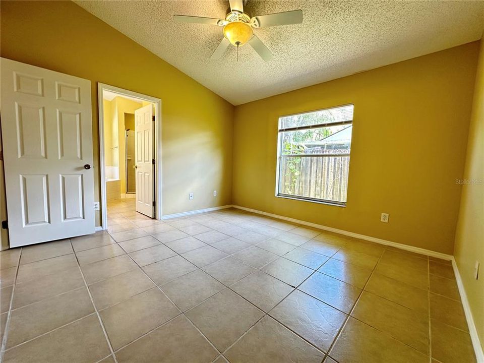 For Rent: $1,995 (4 beds, 2 baths, 1158 Square Feet)