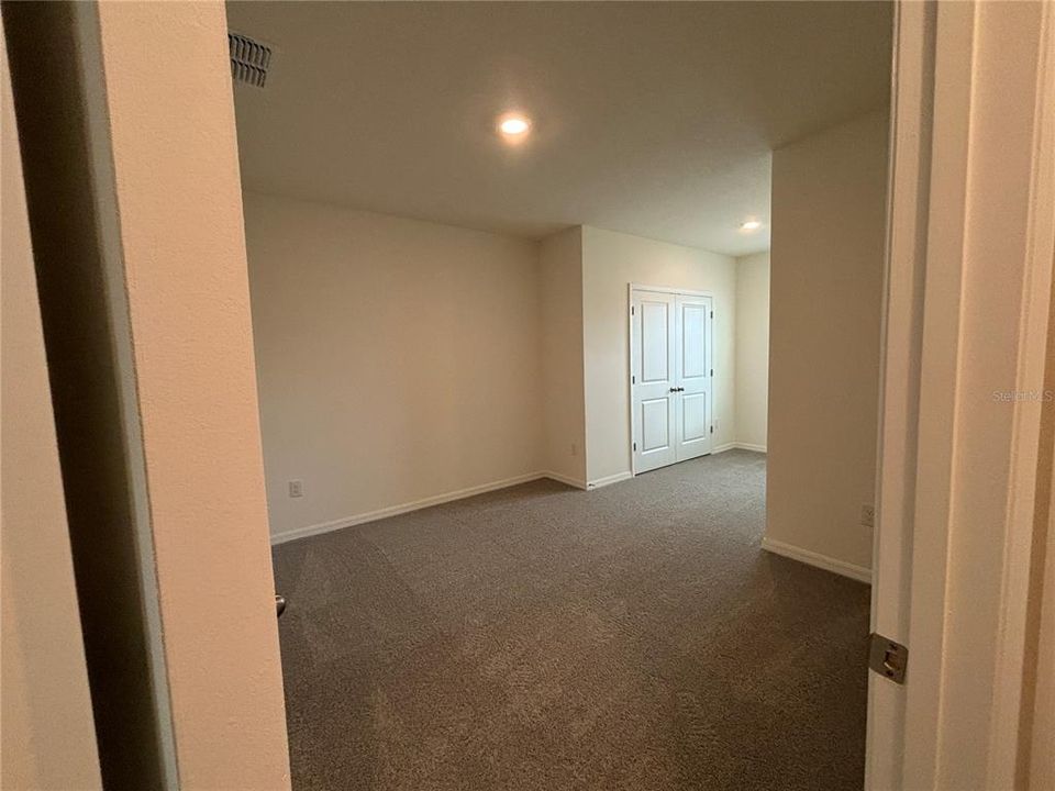 For Rent: $2,200 (3 beds, 2 baths, 1673 Square Feet)