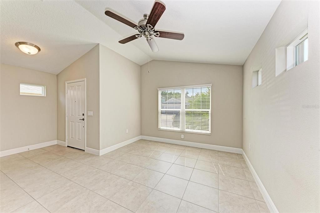 For Sale: $349,000 (2 beds, 2 baths, 1258 Square Feet)