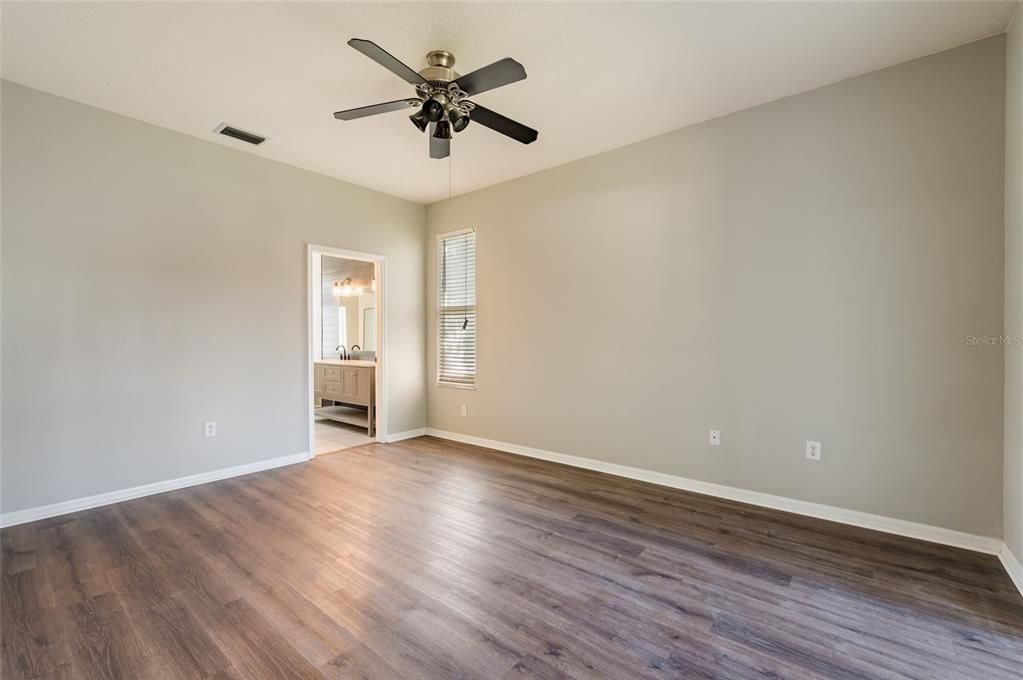 For Sale: $419,500 (3 beds, 2 baths, 1895 Square Feet)