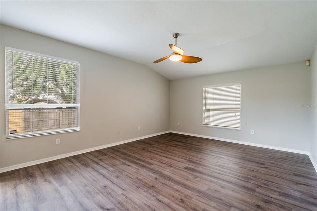 For Sale: $419,500 (3 beds, 2 baths, 1895 Square Feet)