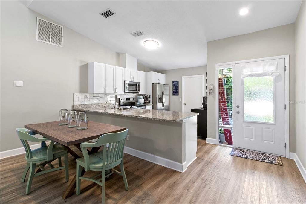 For Sale: $449,000 (3 beds, 2 baths, 1282 Square Feet)