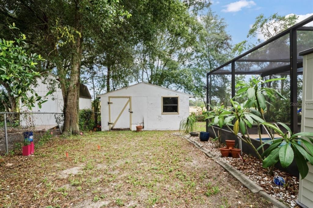 For Sale: $320,000 (4 beds, 2 baths, 1664 Square Feet)