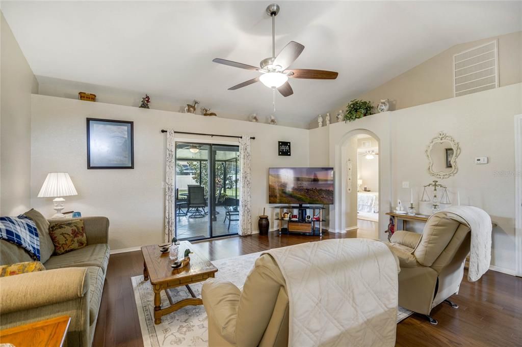 For Sale: $329,000 (3 beds, 2 baths, 1627 Square Feet)