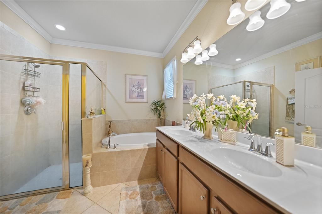 待售: $540,000 (4 贝兹, 3 浴室, 2025 平方英尺)