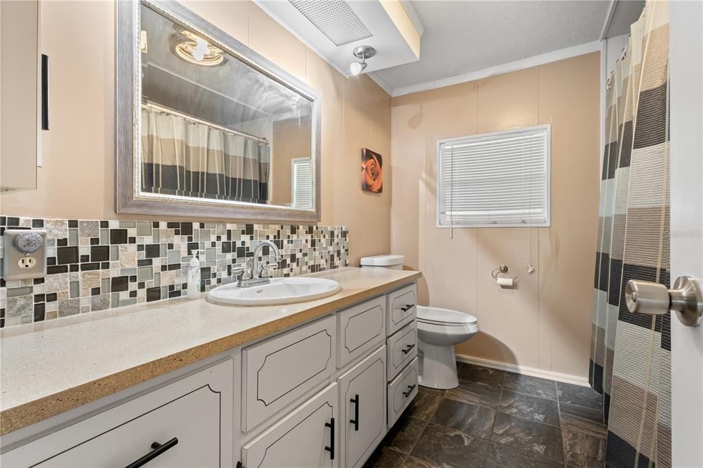 For Sale: $155,000 (2 beds, 2 baths, 1341 Square Feet)