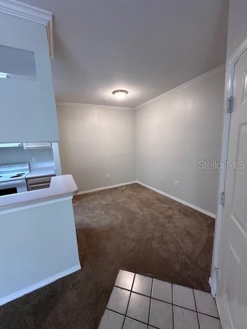 For Rent: $1,300 (1 beds, 1 baths, 734 Square Feet)