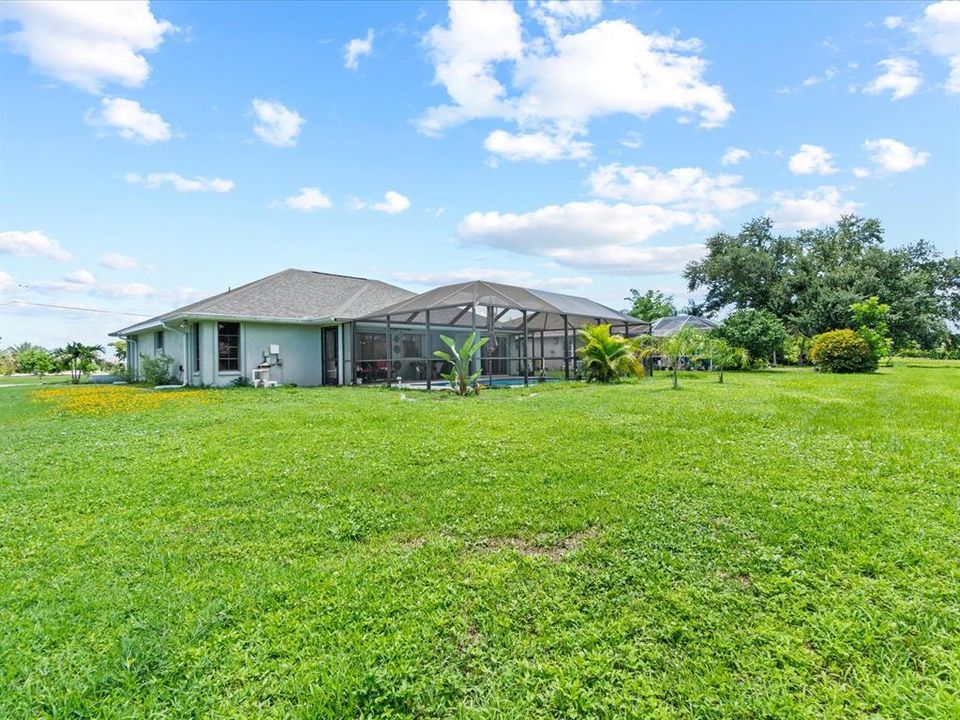 For Sale: $385,000 (3 beds, 2 baths, 1581 Square Feet)