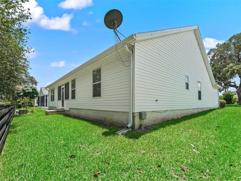 For Sale: $379,900 (3 beds, 2 baths, 1810 Square Feet)