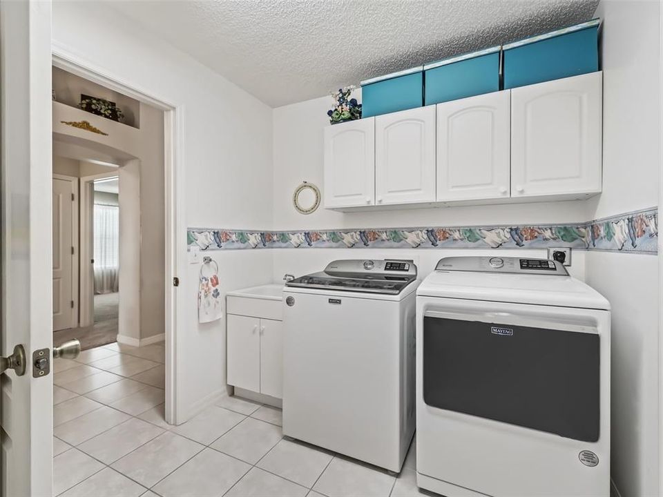 For Sale: $379,900 (3 beds, 2 baths, 1810 Square Feet)