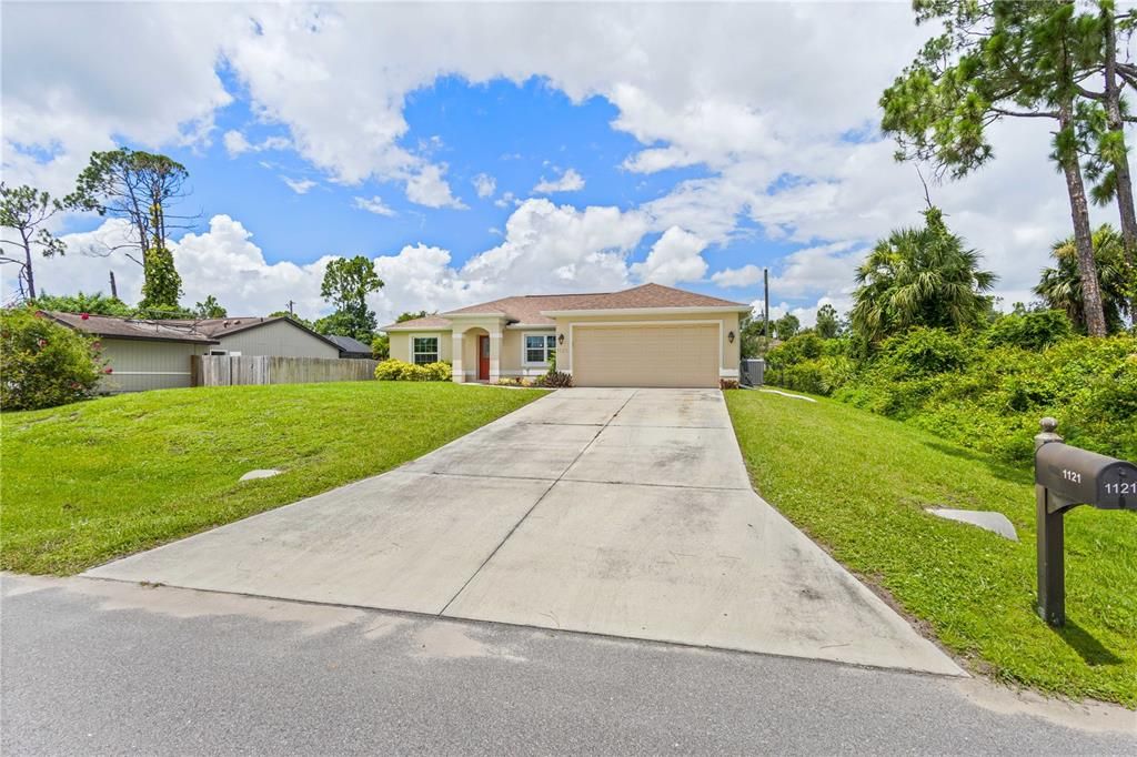 For Sale: $340,000 (3 beds, 2 baths, 1437 Square Feet)