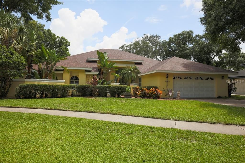 For Sale: $725,000 (3 beds, 3 baths, 2686 Square Feet)