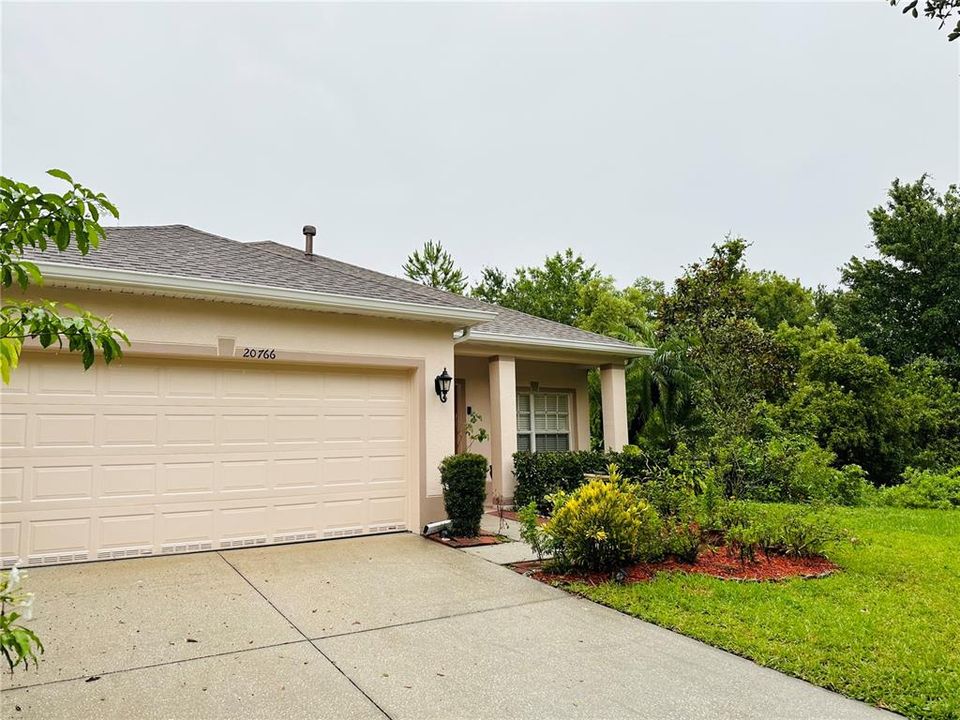 For Sale: $405,000 (3 beds, 2 baths, 1905 Square Feet)