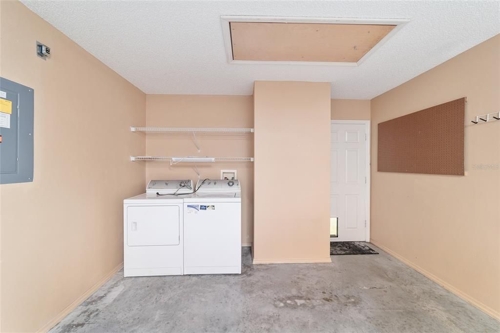 For Sale: $289,900 (2 beds, 2 baths, 1121 Square Feet)