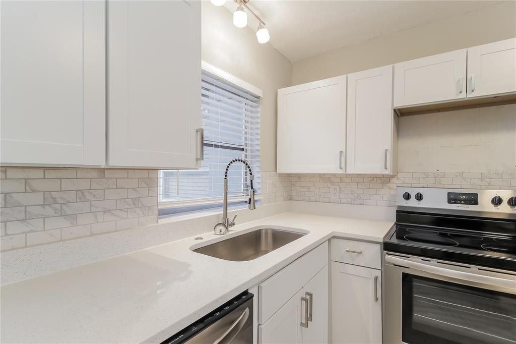 For Rent: $1,995 (3 beds, 2 baths, 1209 Square Feet)