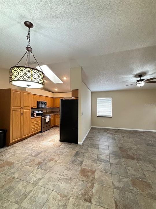 For Rent: $3,000 (3 beds, 2 baths, 1153 Square Feet)