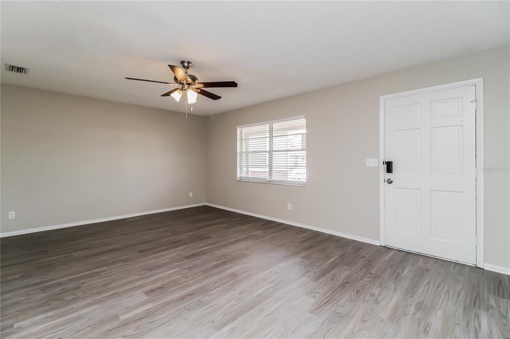 For Rent: $2,135 (3 beds, 2 baths, 1322 Square Feet)