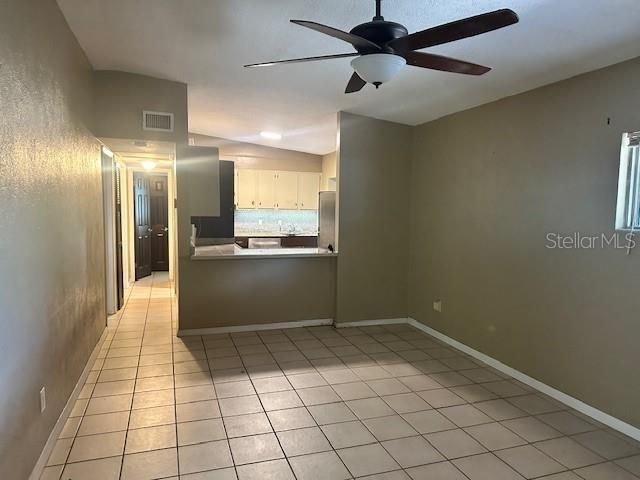 For Sale: $279,000 (3 beds, 1 baths, 1056 Square Feet)