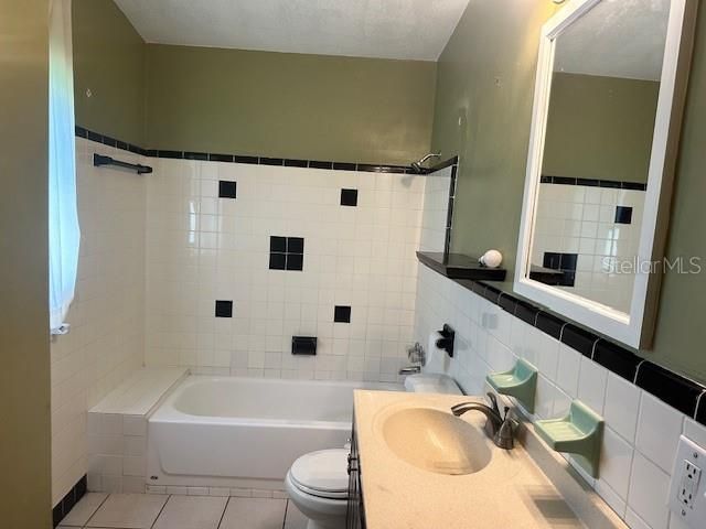 For Sale: $279,000 (3 beds, 1 baths, 1056 Square Feet)