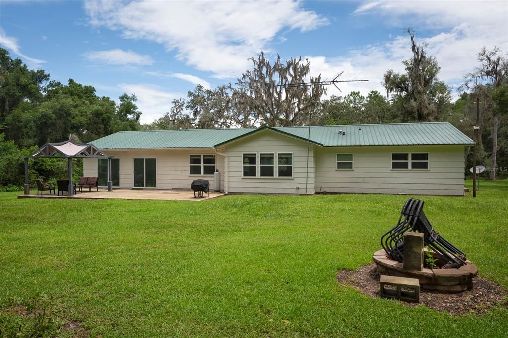 Active With Contract: $314,900 (3 beds, 2 baths, 1862 Square Feet)