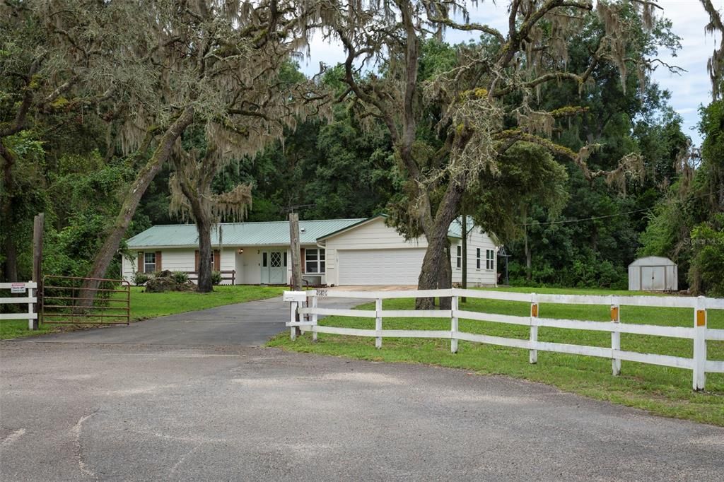 Active With Contract: $314,900 (3 beds, 2 baths, 1862 Square Feet)