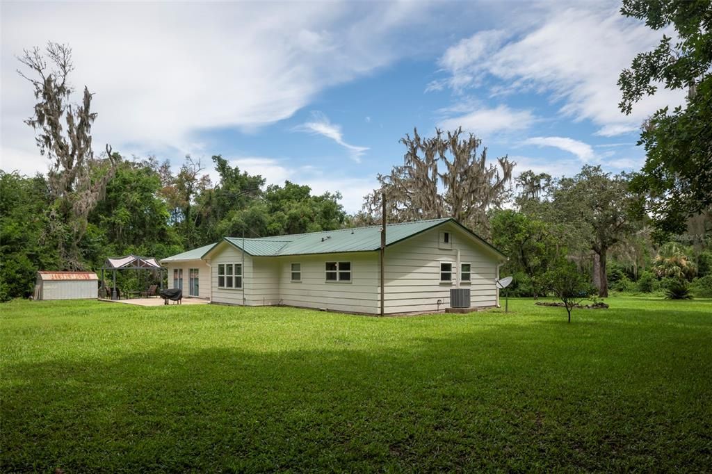 Active With Contract: $314,900 (3 beds, 2 baths, 1862 Square Feet)