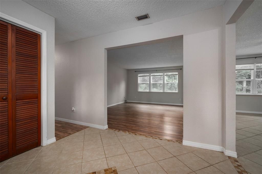 For Sale: $314,900 (3 beds, 2 baths, 1862 Square Feet)