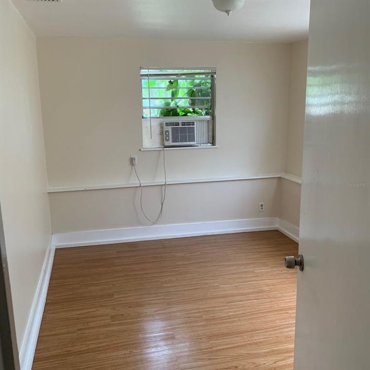 For Rent: $1,700 (3 beds, 1 baths, 1260 Square Feet)