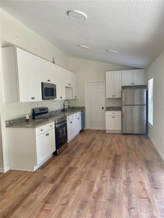 For Rent: $2,100 (2 beds, 2 baths, 1168 Square Feet)