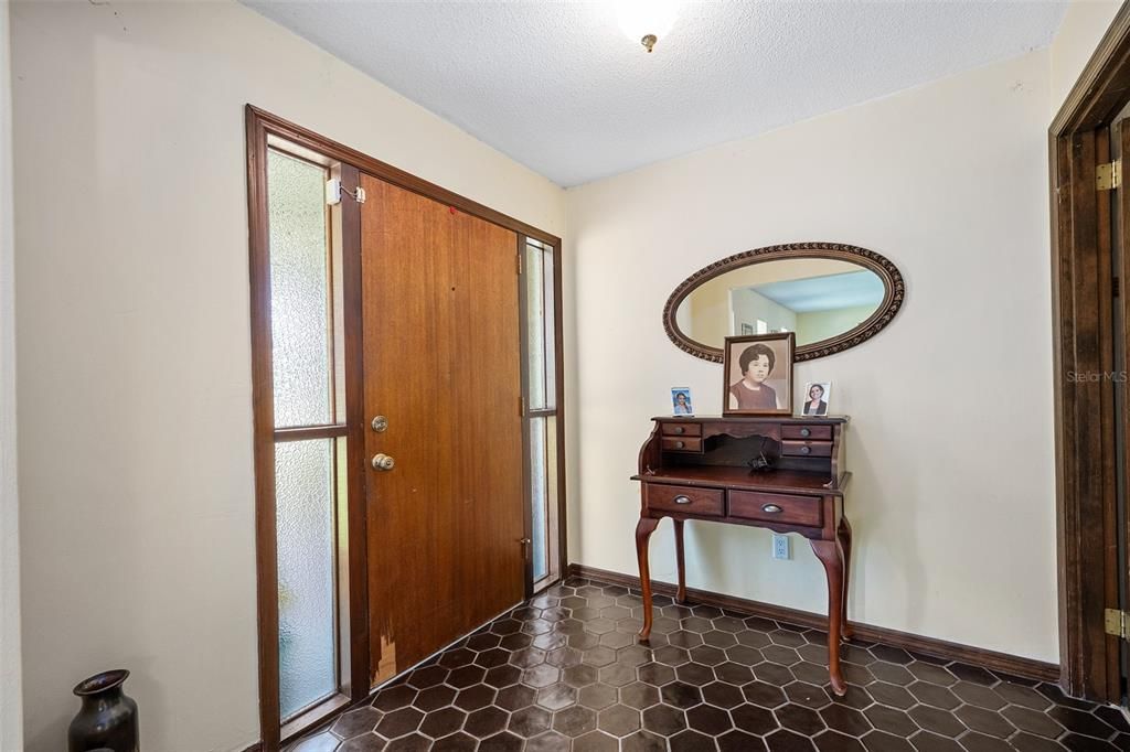 Wide foyer