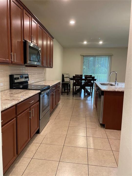 For Rent: $2,700 (3 beds, 2 baths, 2627 Square Feet)