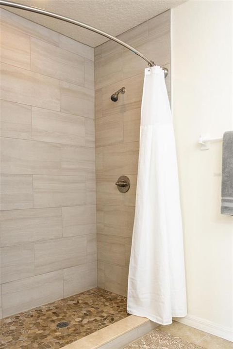 Pebble Stone Shower Floor