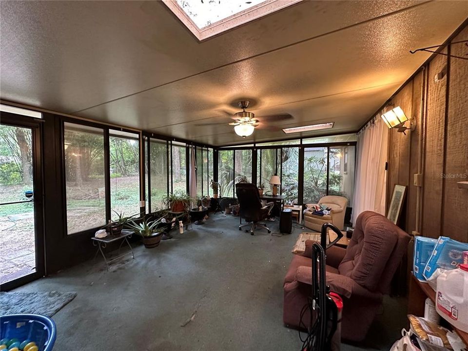 For Sale: $335,000 (4 beds, 2 baths, 1785 Square Feet)