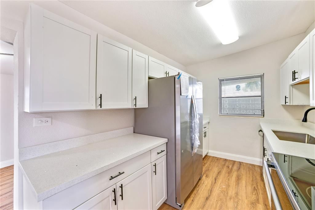 For Sale: $199,990 (2 beds, 1 baths, 1028 Square Feet)