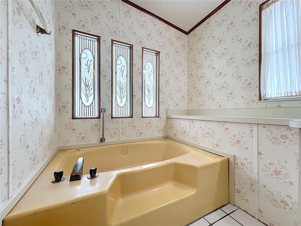 На продажу: $189,900 (3 спален, 2 ванн, 1874 Квадратных фут)