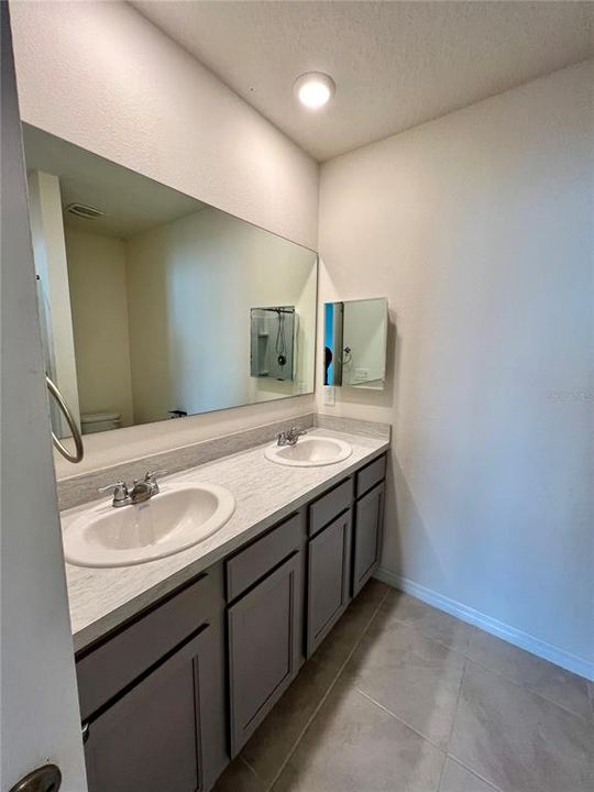 For Rent: $2,049 (3 beds, 2 baths, 1529 Square Feet)