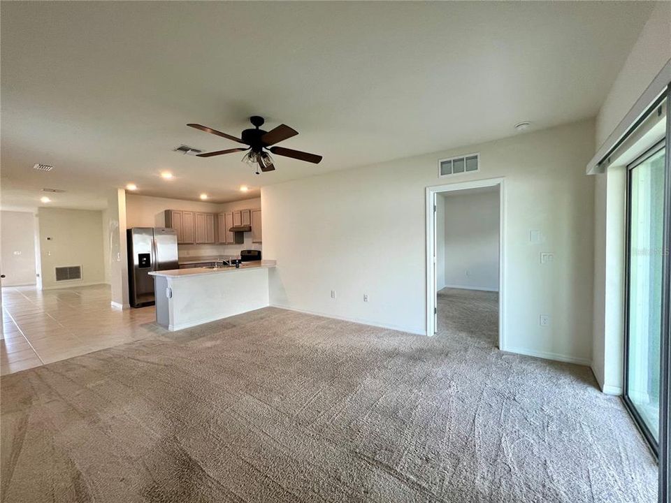 For Rent: $2,049 (3 beds, 2 baths, 1529 Square Feet)