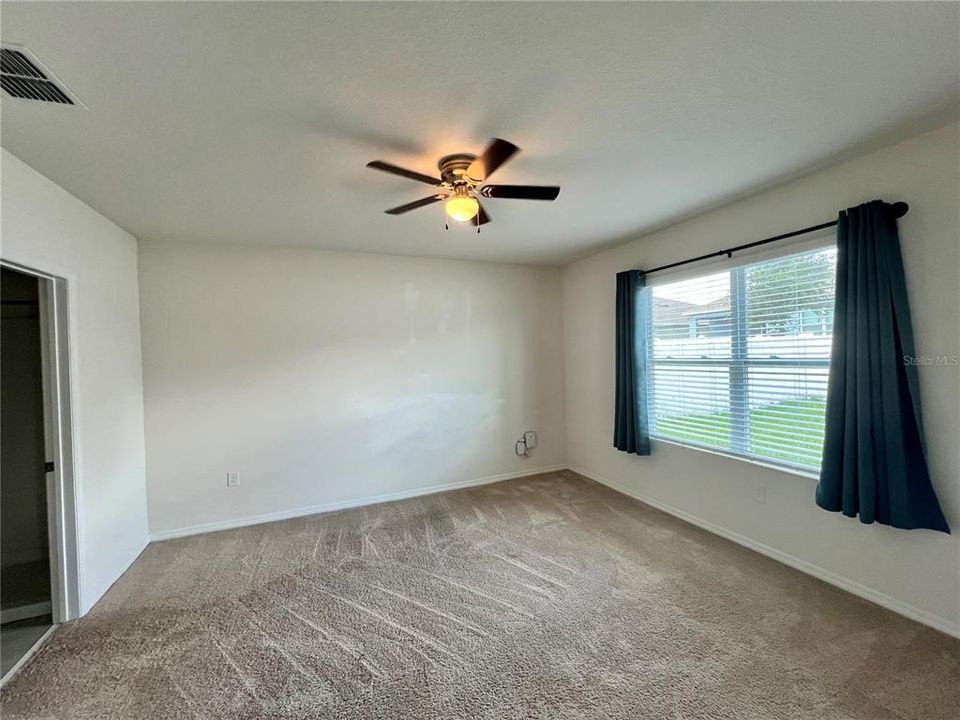 For Rent: $2,049 (3 beds, 2 baths, 1529 Square Feet)